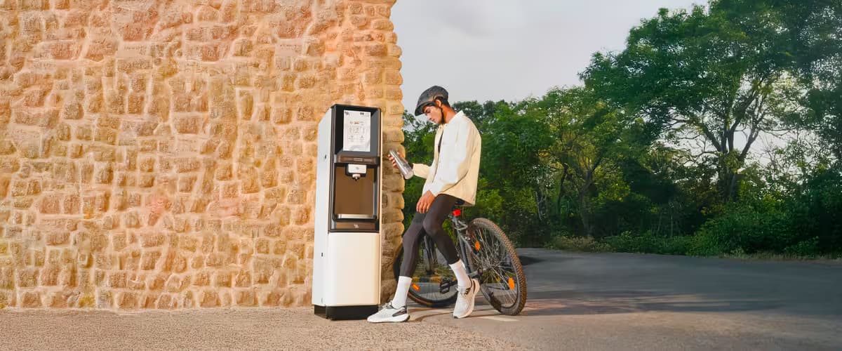 Boon Purify Pro dispensing water